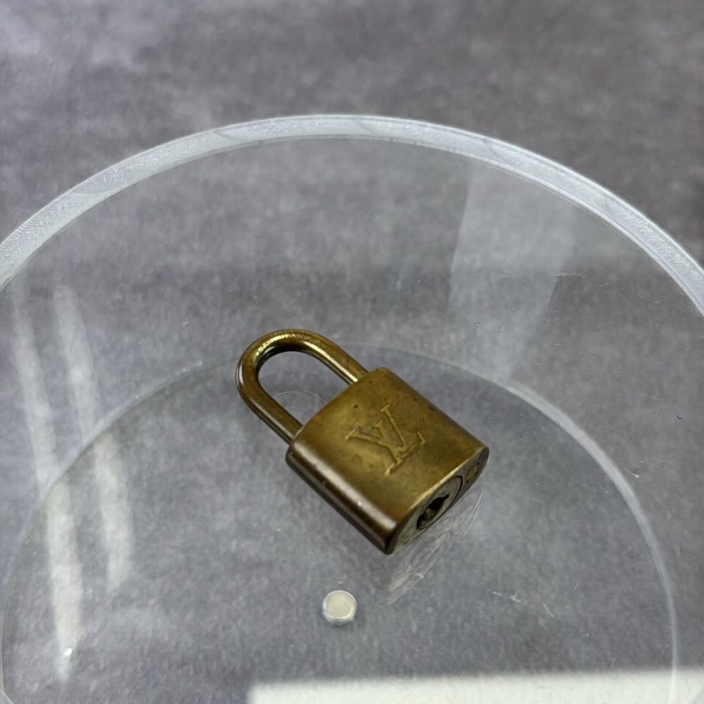 Louis Vuitton #312 Gold Padlock - Picture 2 of 5